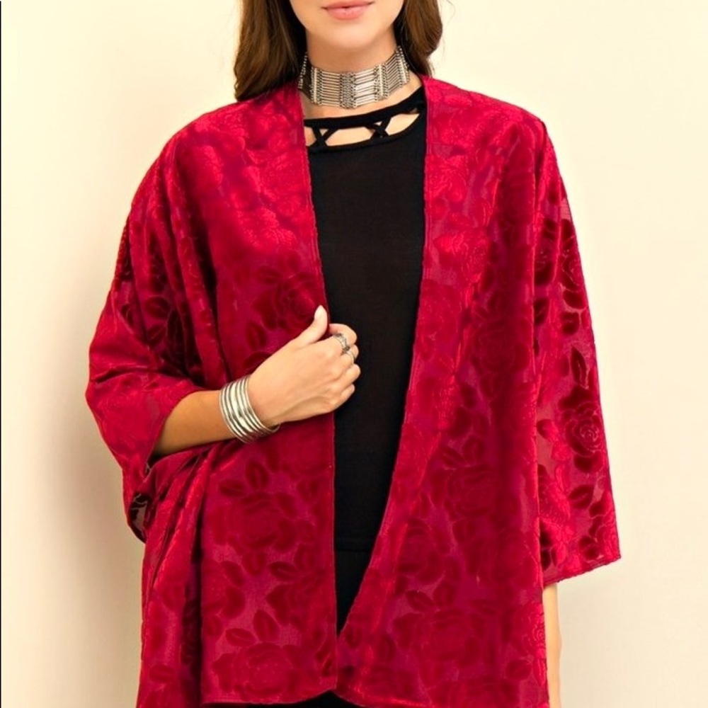 NWT Entro Floral velvet kimono